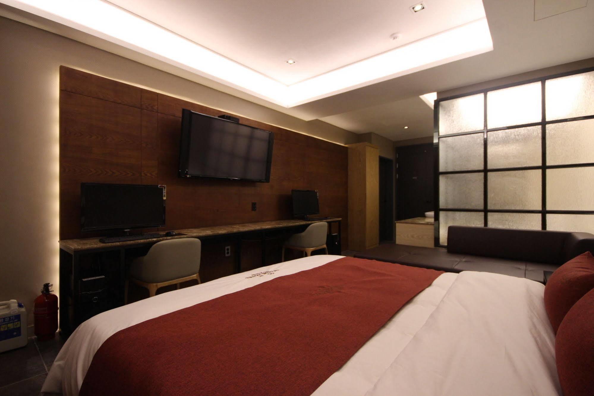 The Club Hotel Seomyeon Busan Exterior foto
